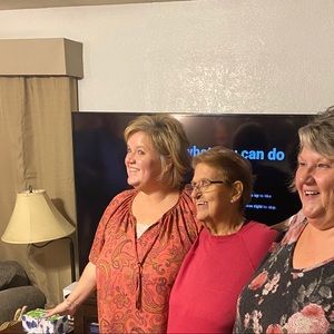 Meet your Posher, Holly